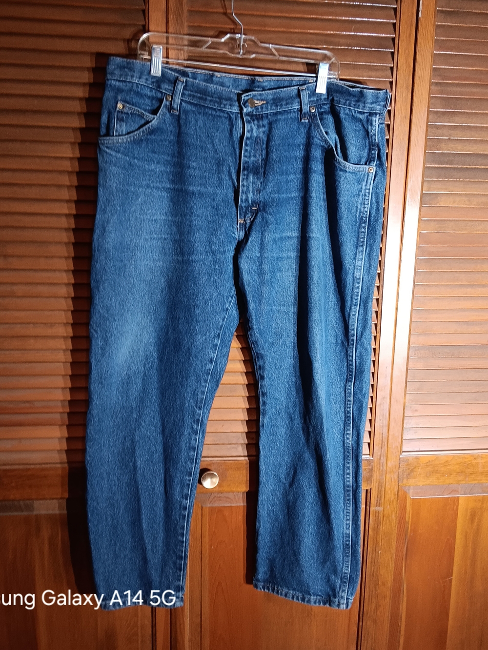 Wrangler Men's Relaxed Fit Jeans in Dark Blue Denim 40x30
